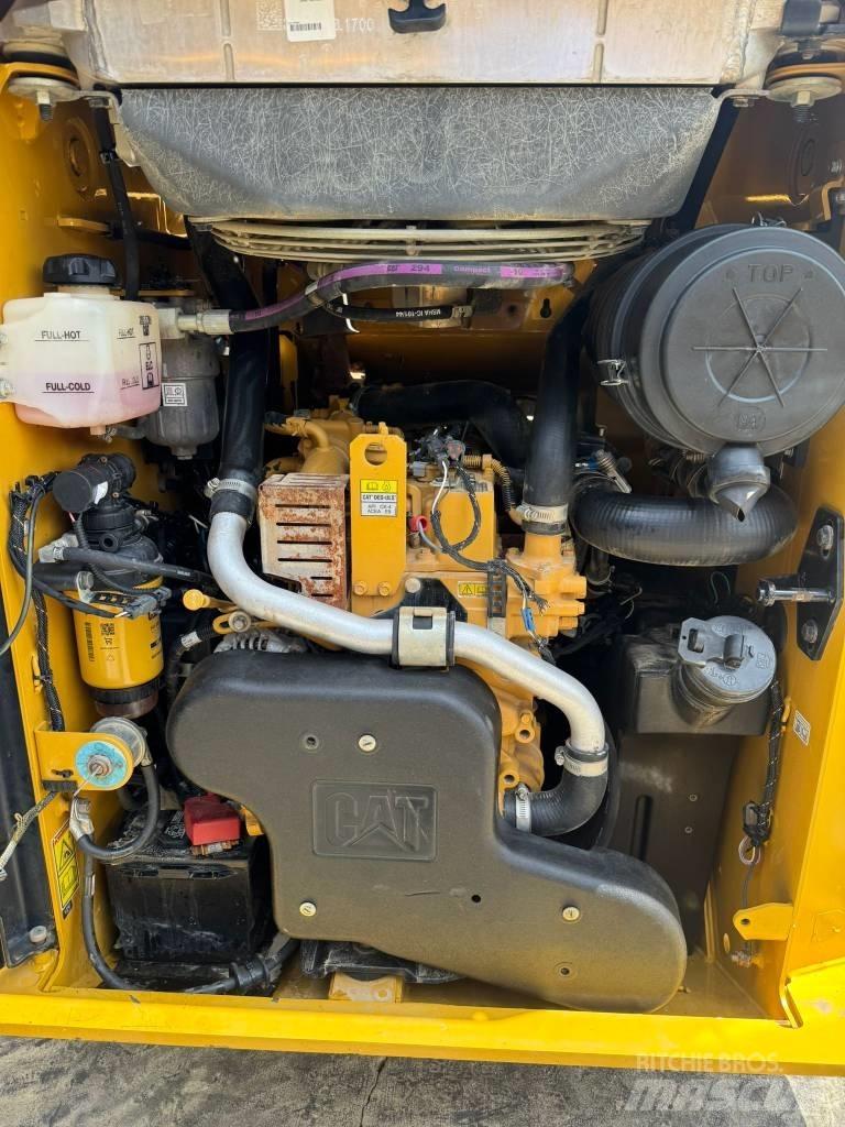 CAT 259D3 Mini Pale Gommate