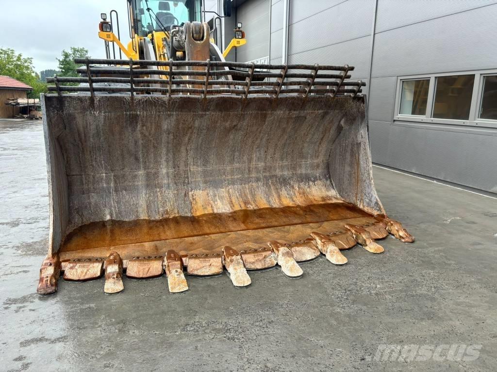 Volvo L 350 F Pale gommate