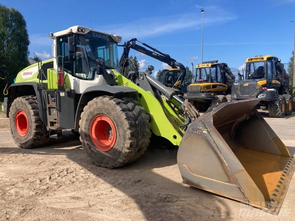 CLAAS Torion 1812 Pale gommate
