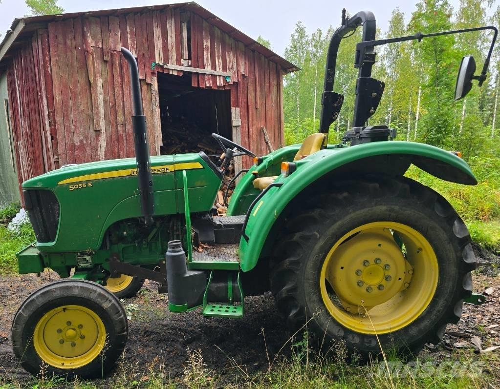 John Deere 5055 E Trattori