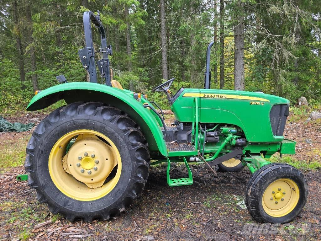 John Deere 5055 E Trattori