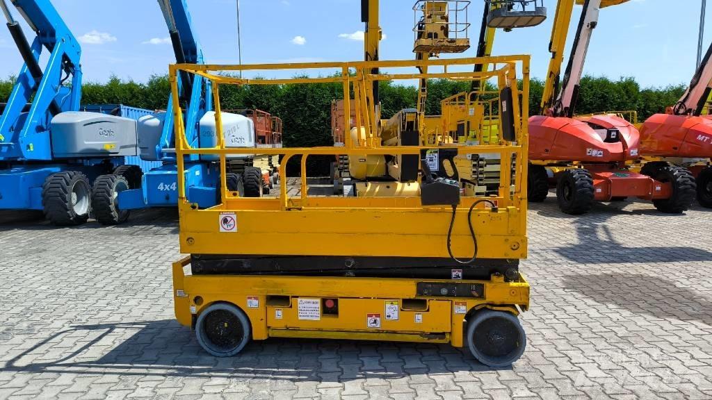 Haulotte Compact 8 Piattaforme a pantografo