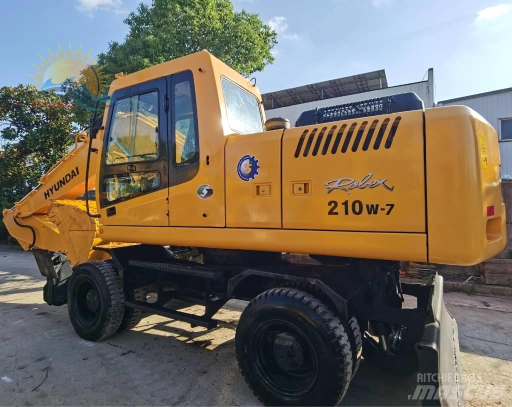 Hyundai R210W-7 Escavatori gommati