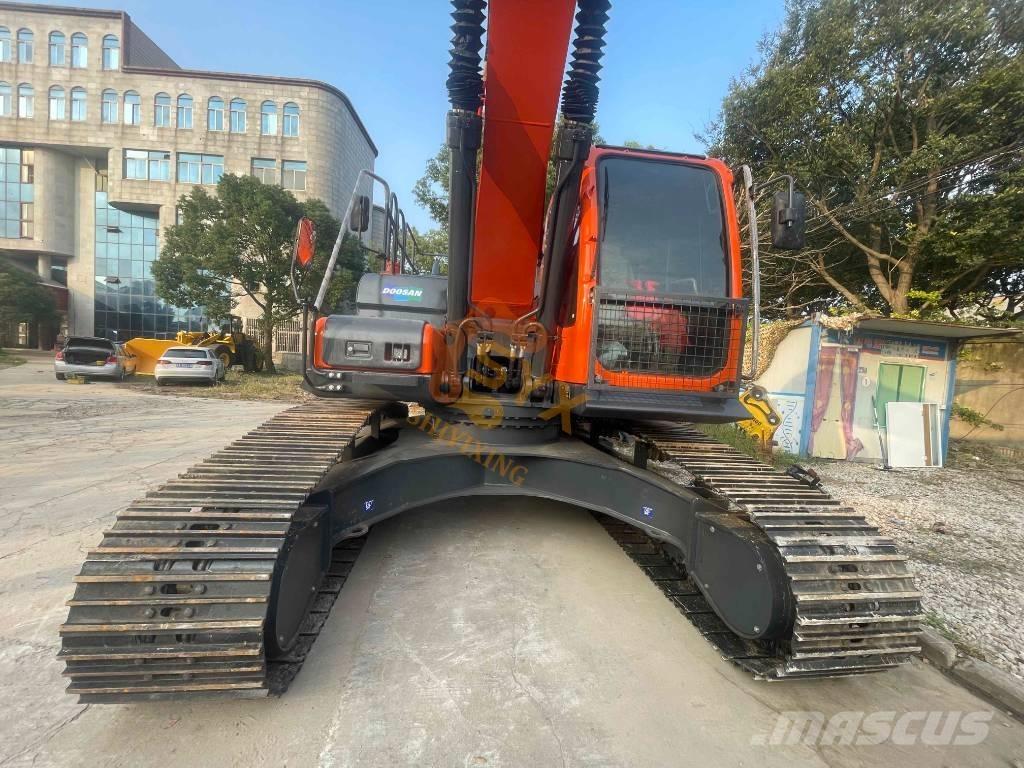 Doosan DX300LC-9C Escavatori cingolati