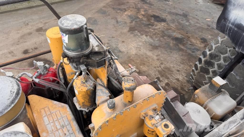 CAT 775 D Dumper a telaio rigido