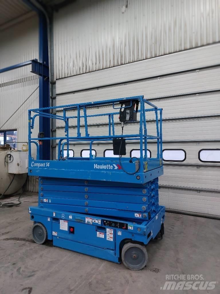 Haulotte Compact 14 Piattaforme a pantografo