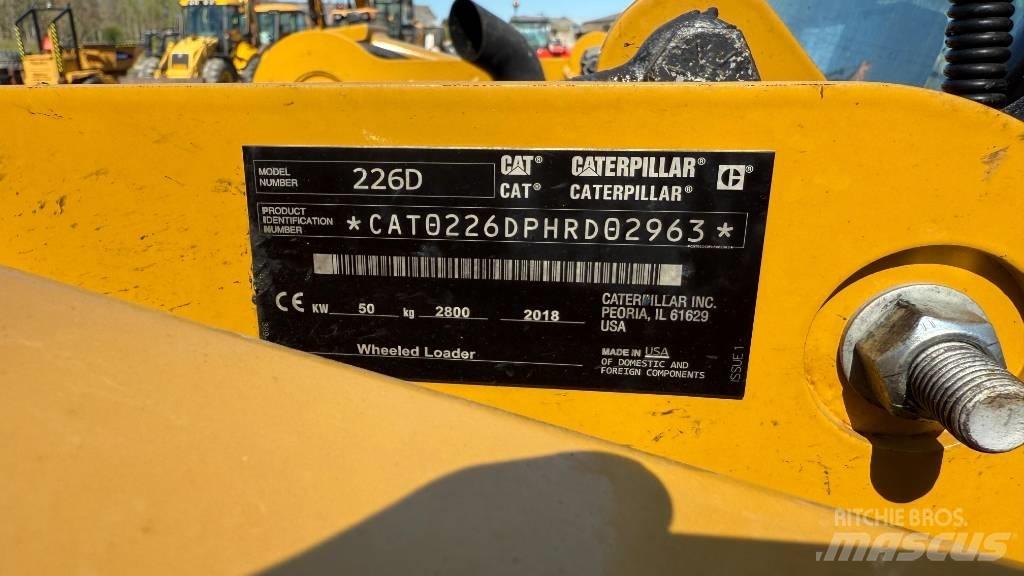 CAT 226 D Mini Pale Gommate