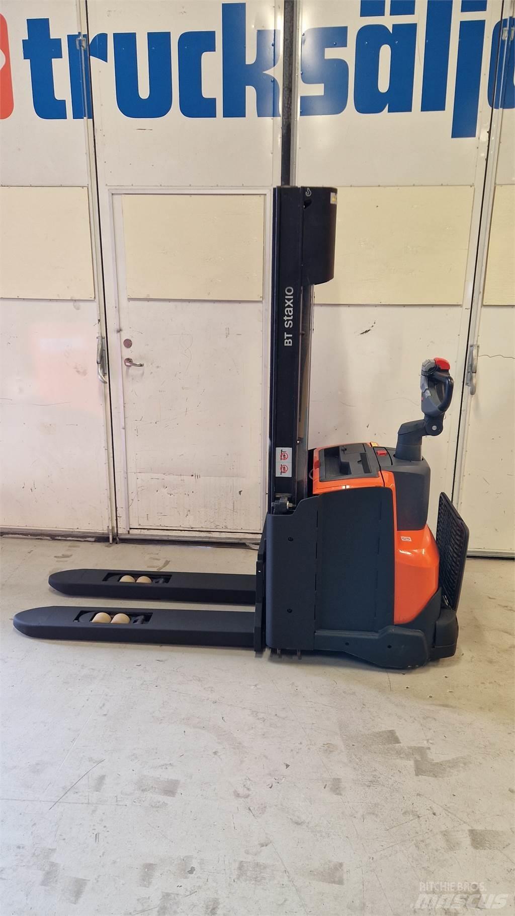 Toyota SWE140L Transpallet uomo a terra