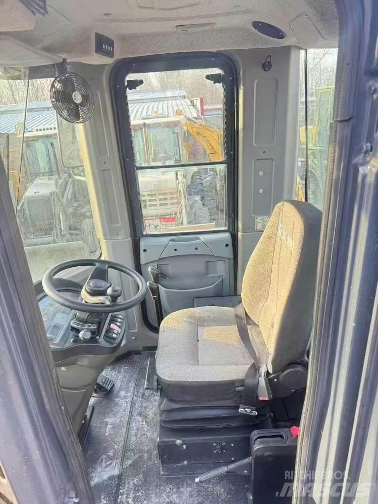 XCMG LW 500 F N Pale gommate