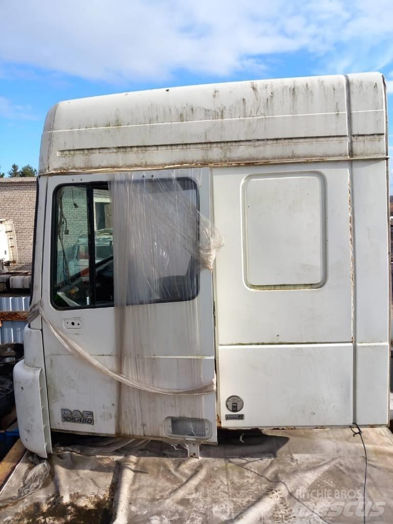 DAF XF105.460 Cabine e interni