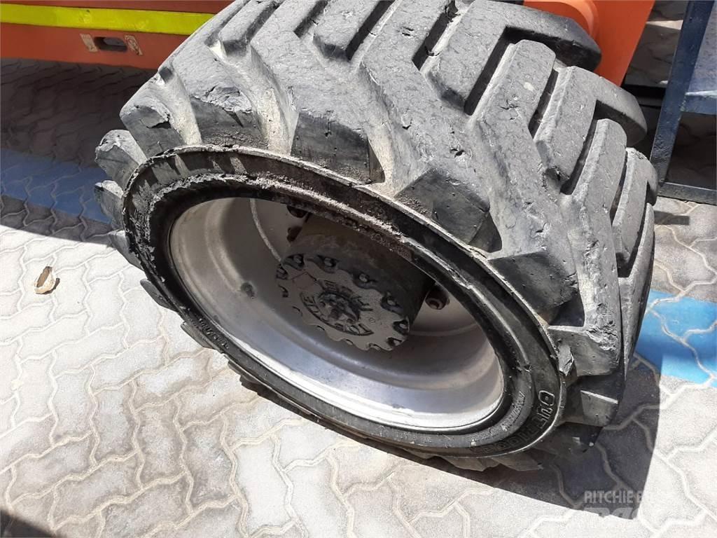 JLG 800AJ Piattaforme a braccio articolato