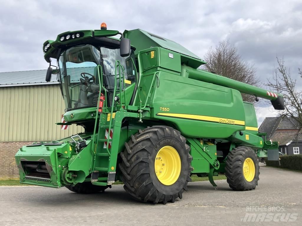 John Deere T550 Mietitrebbiatrici
