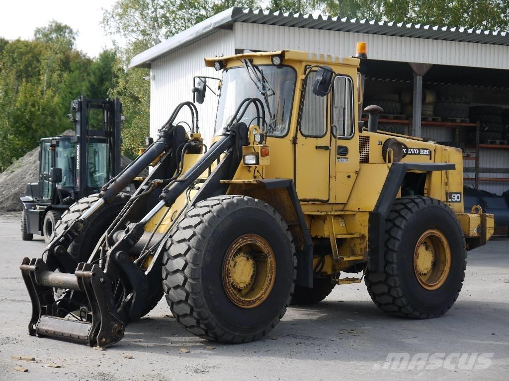 Volvo L 90 Pale gommate