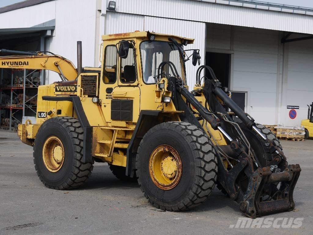 Volvo L 90 Pale gommate