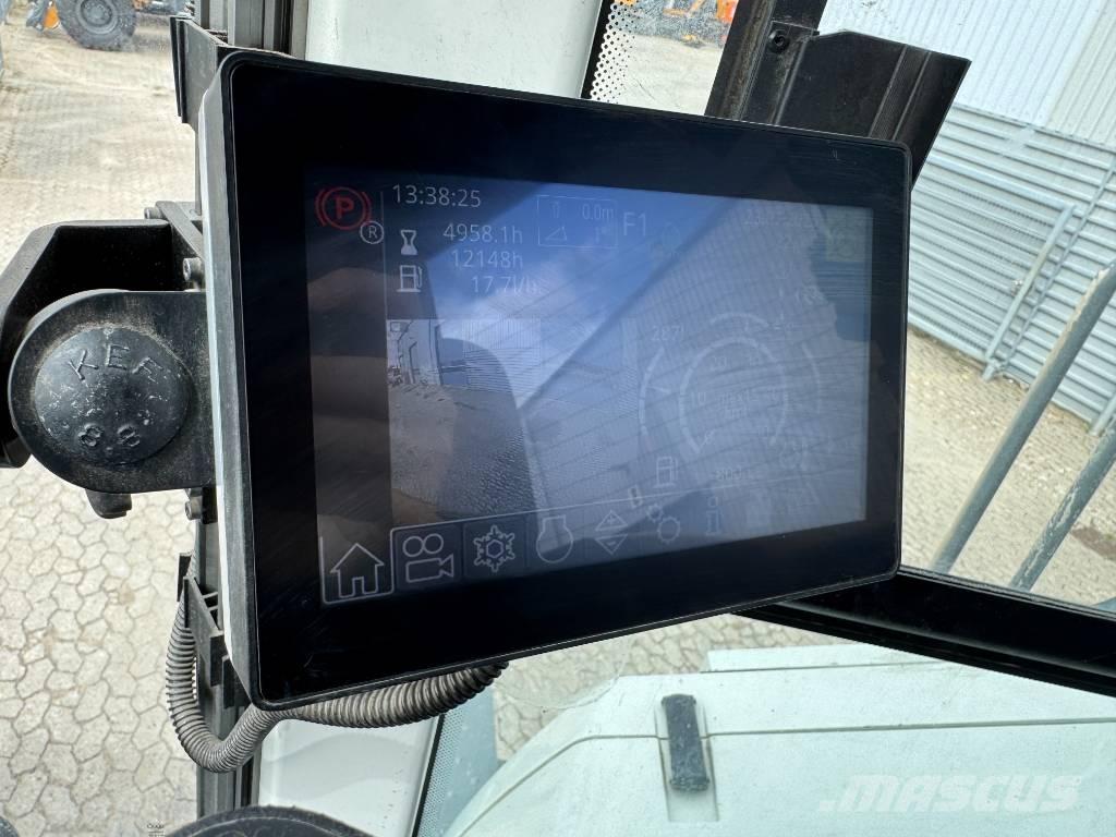 Liebherr L586 Pale gommate