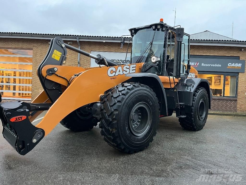 CASE 821 G XR Pale gommate