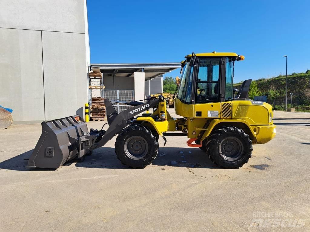 Volvo L 35 G Mini Pale Gommate