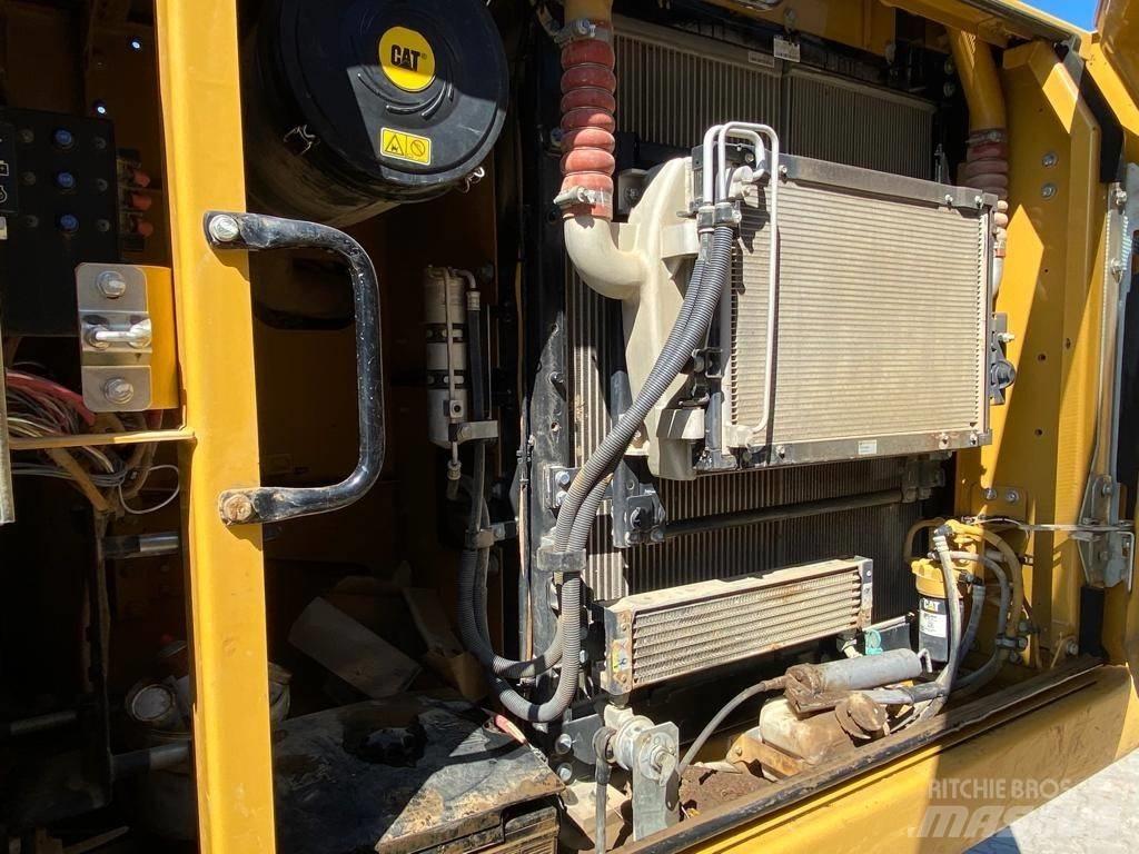 CAT 323 E Escavatori cingolati