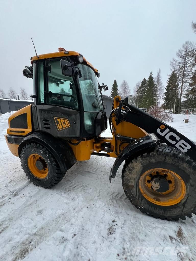 JCB 409 Pale gommate