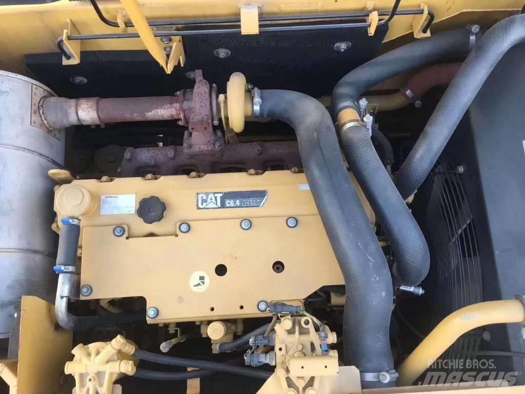 CAT 323 Escavatori cingolati