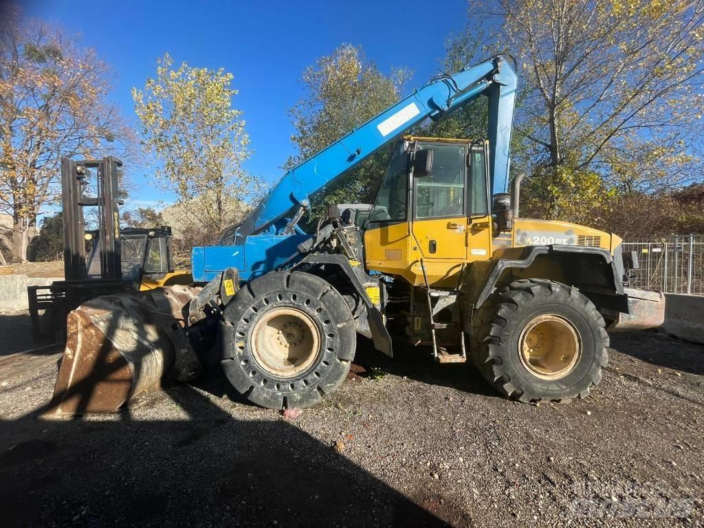 Komatsu WA 200 PT-5 Pale gommate