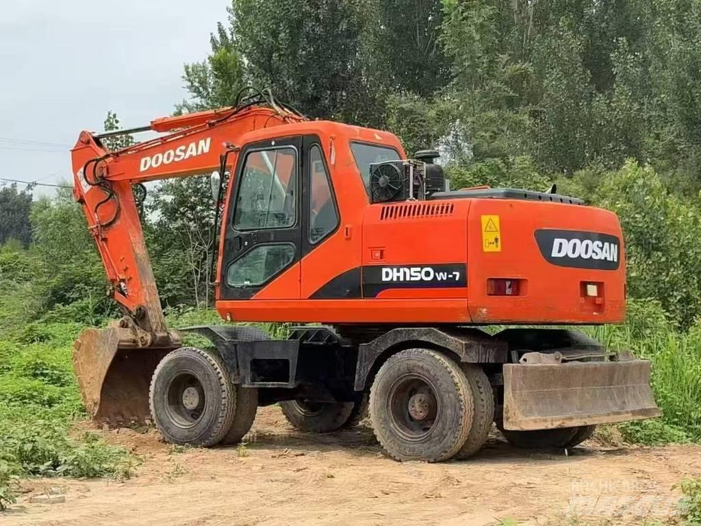 Doosan 150 W-7 Escavatori gommati