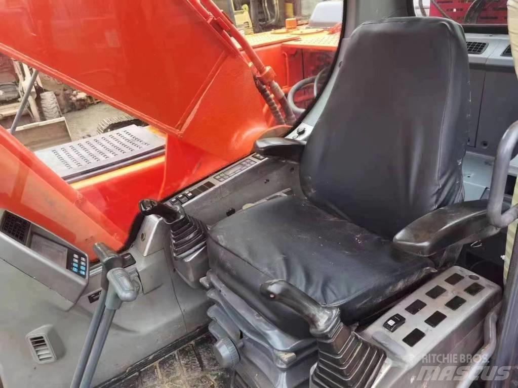 Doosan DX225LC Escavatori cingolati
