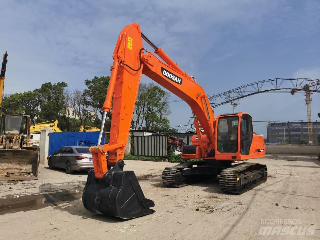 Doosan DX225LC Escavatori cingolati