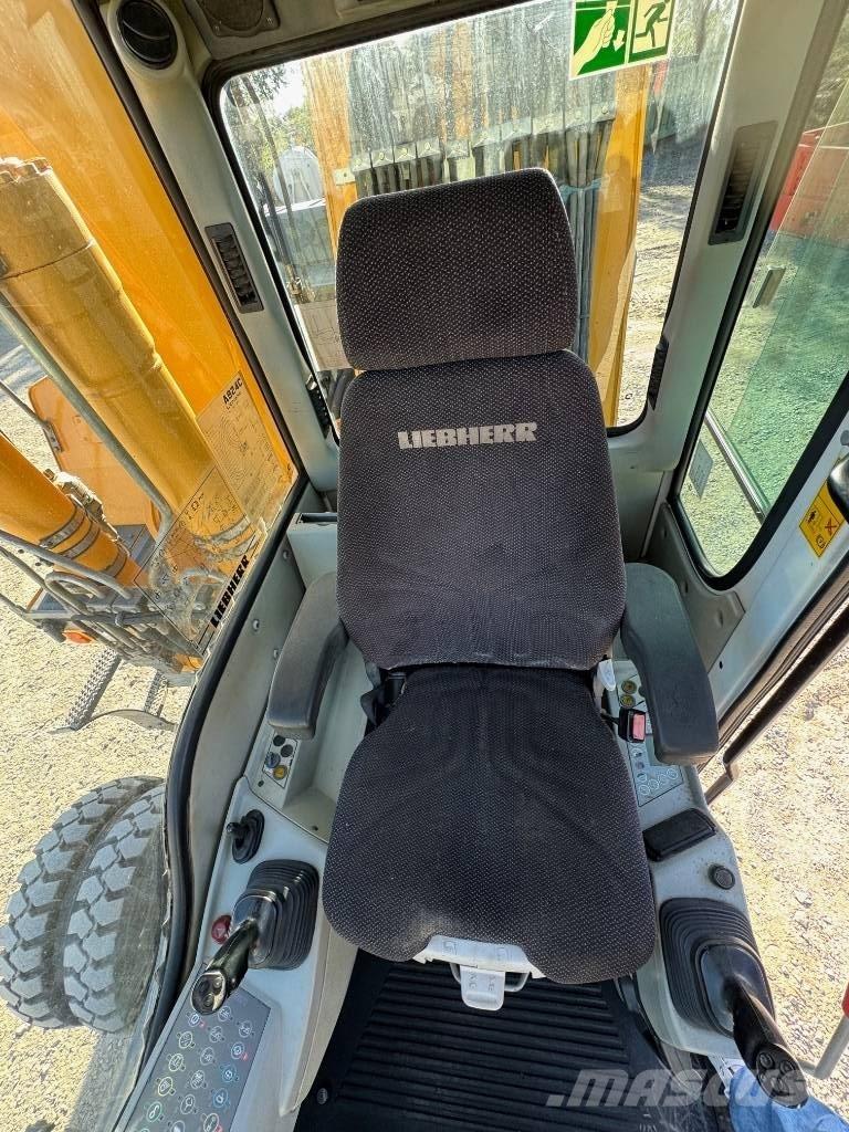 Liebherr A 924 C Movimentazione rifiuti