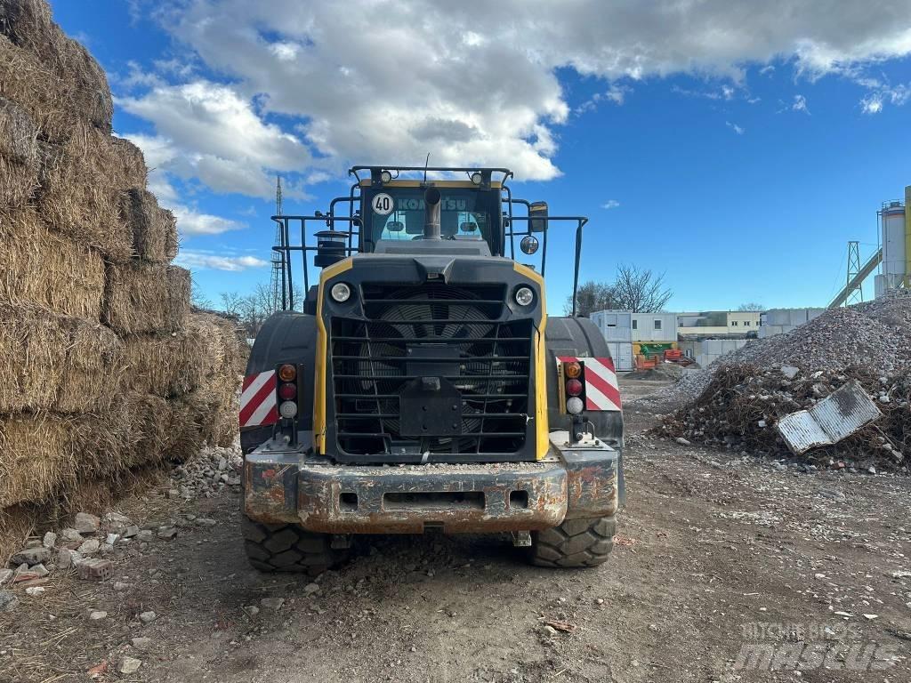 Komatsu WA380-8 Pale gommate