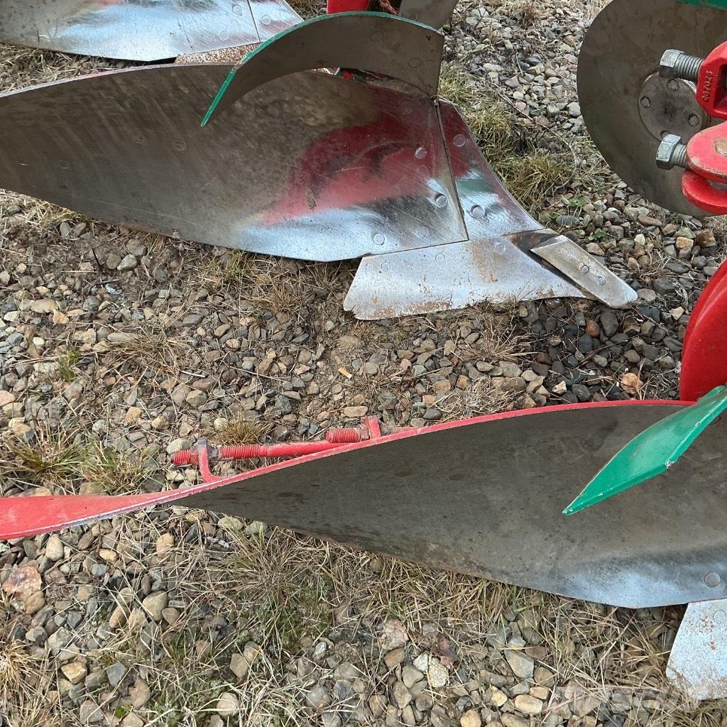 Kverneland ES85 Aratri reversibili