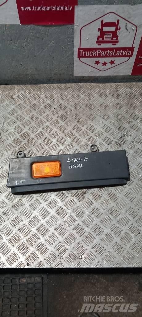Scania 94 D.   1354593 Cabine e interni