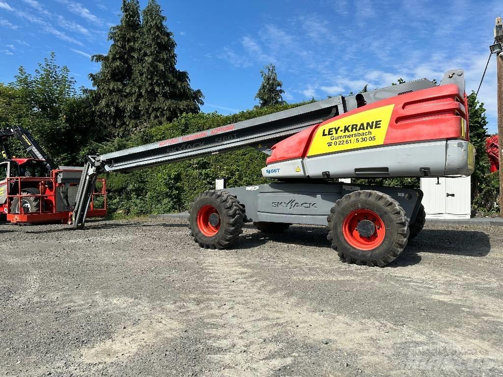 SkyJack SJ66T Piattaforme a braccio articolato