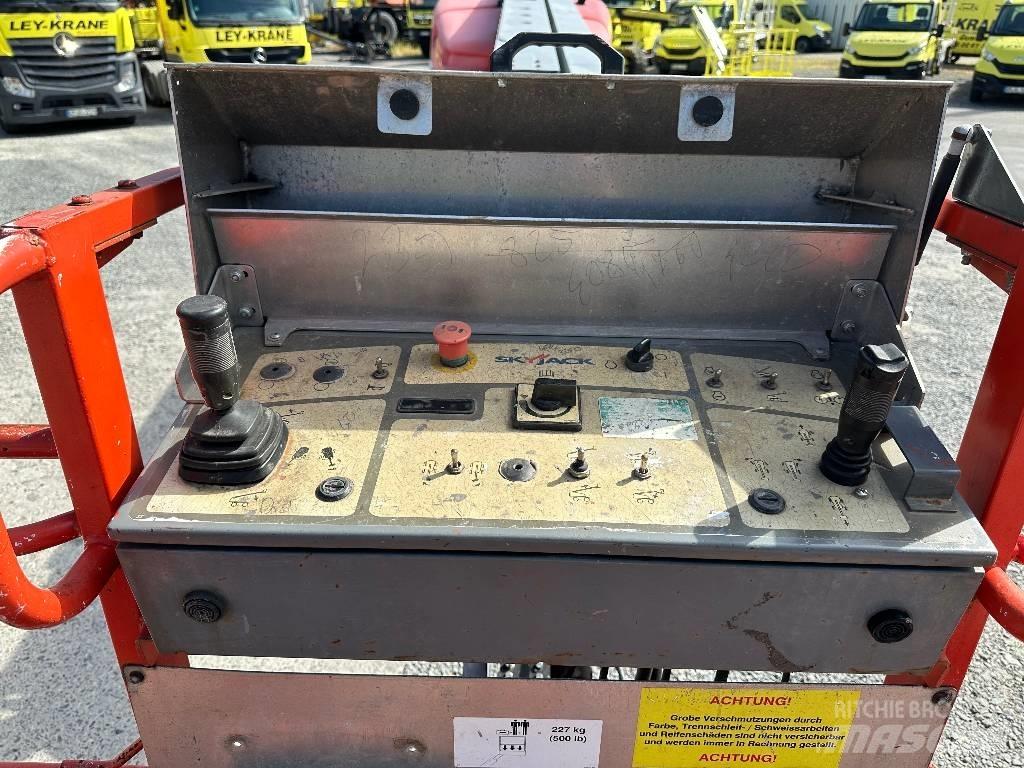 SkyJack SJ66T Piattaforme a braccio articolato