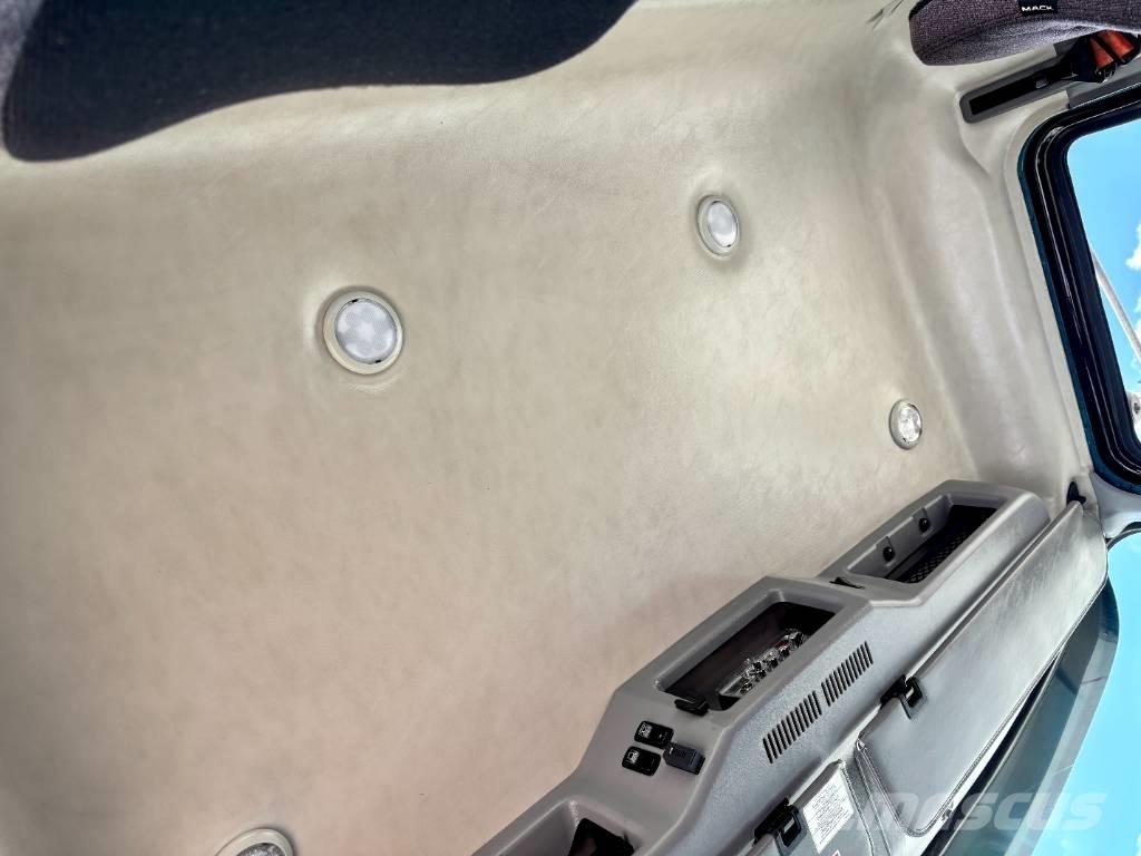 Mack Pinnacle Motrici e Trattori Stradali