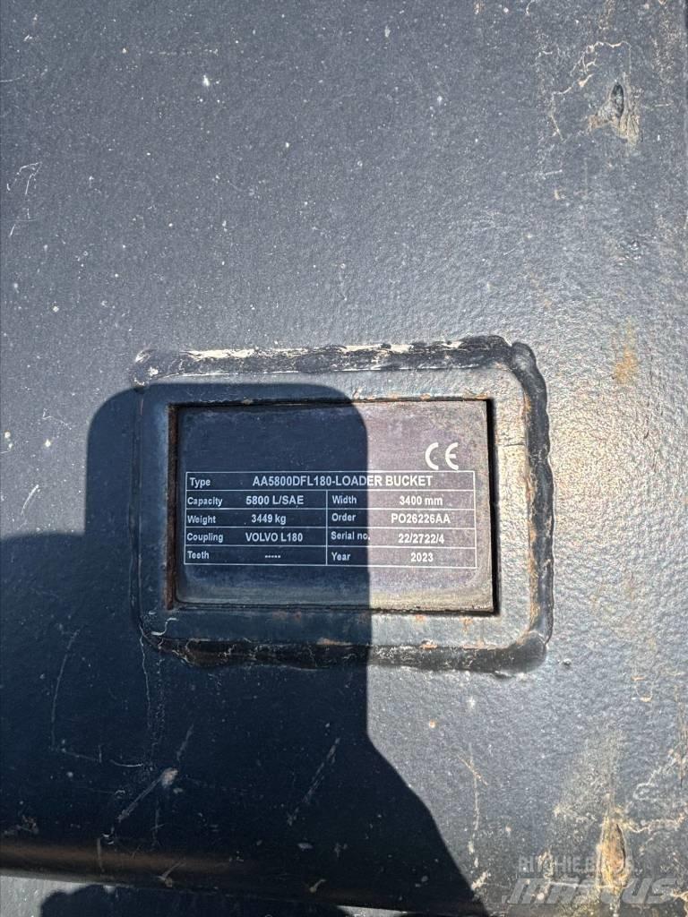 Volvo L180H Pale gommate
