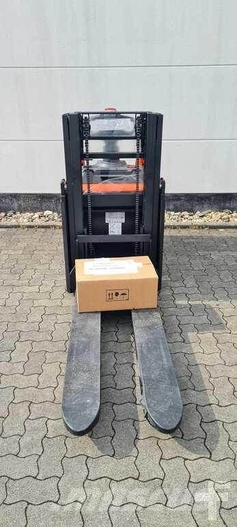 Toyota BT SPE200D Transpallet uomo a terra