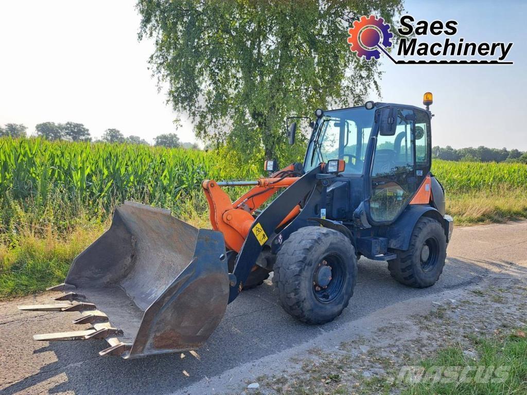 Komatsu WA70-7 Pale gommate