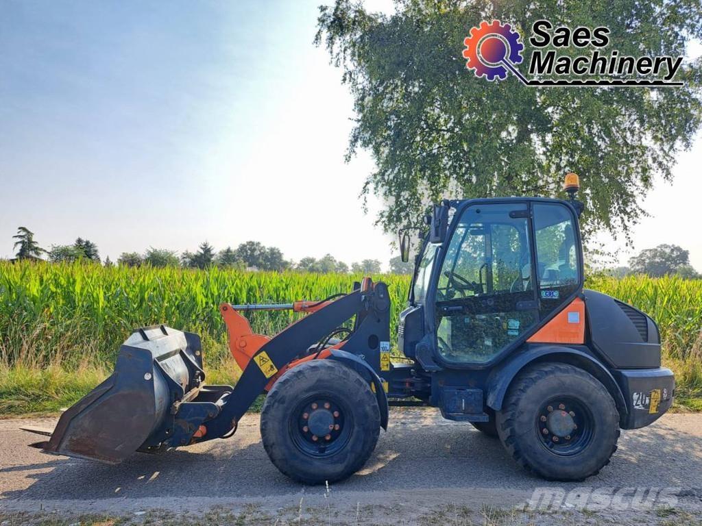 Komatsu WA70-7 Pale gommate