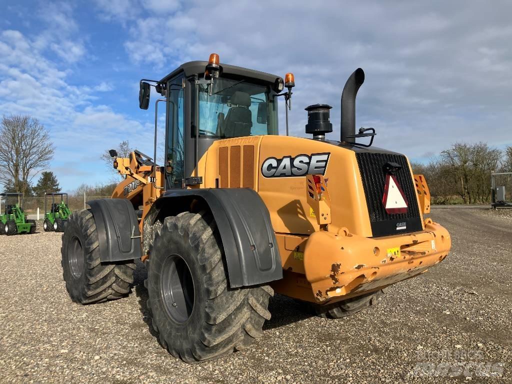 CASE 721 F Pale gommate
