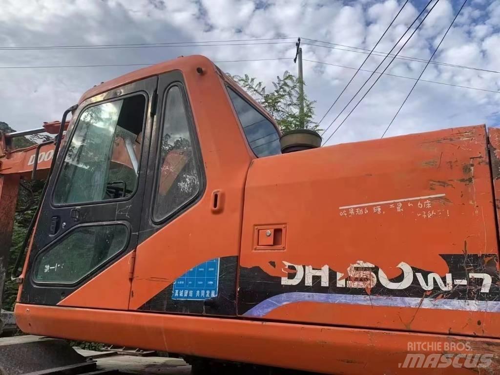 Doosan 150 W-7 Escavatori gommati