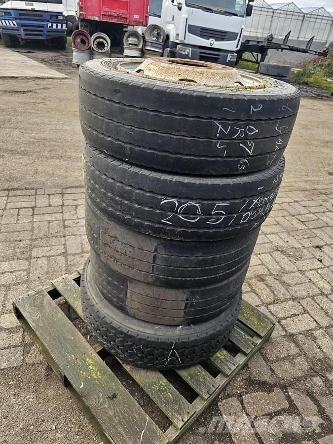 Bridgestone R 168 Camion con sponde ribaltabili