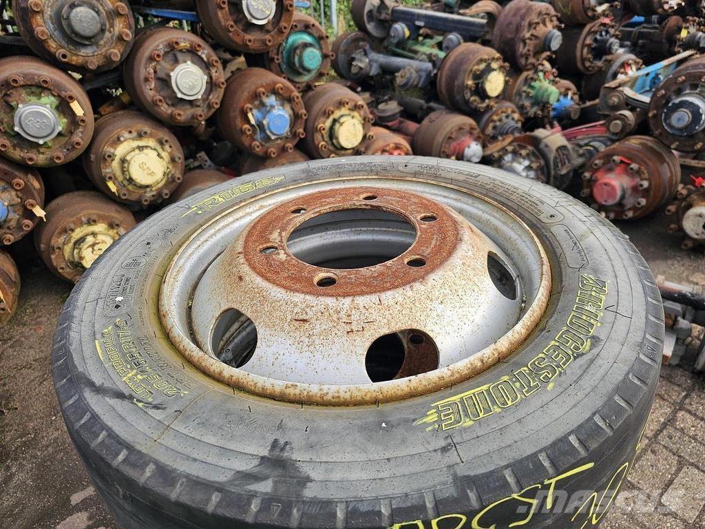 Bridgestone R 168 Camion con sponde ribaltabili