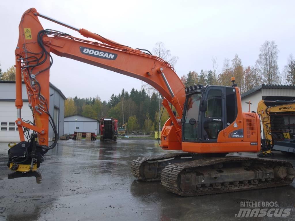 Doosan DX 235 LCR Escavatori cingolati