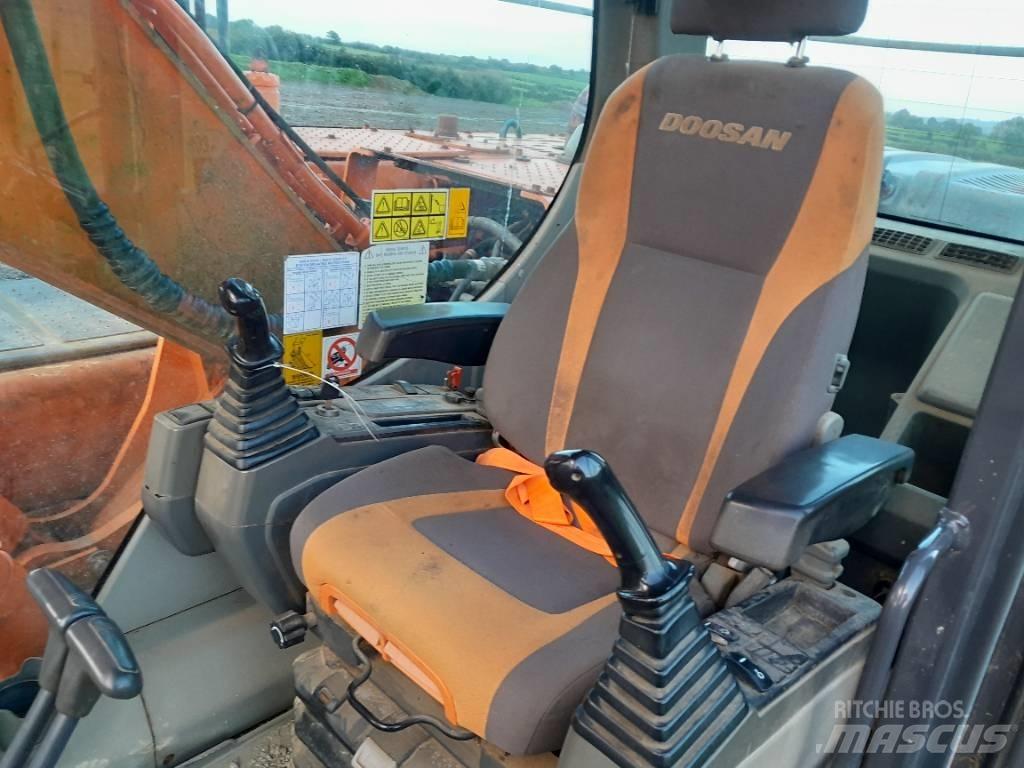 Doosan DX 225 Escavatori cingolati