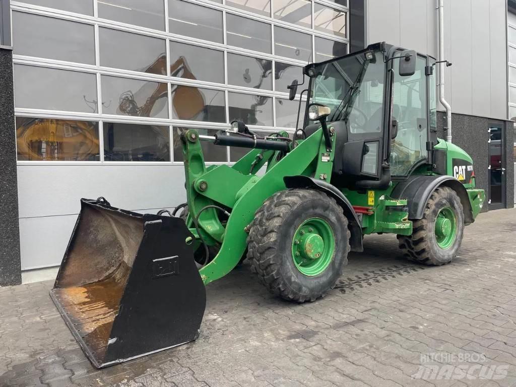 CAT 907H Pale gommate