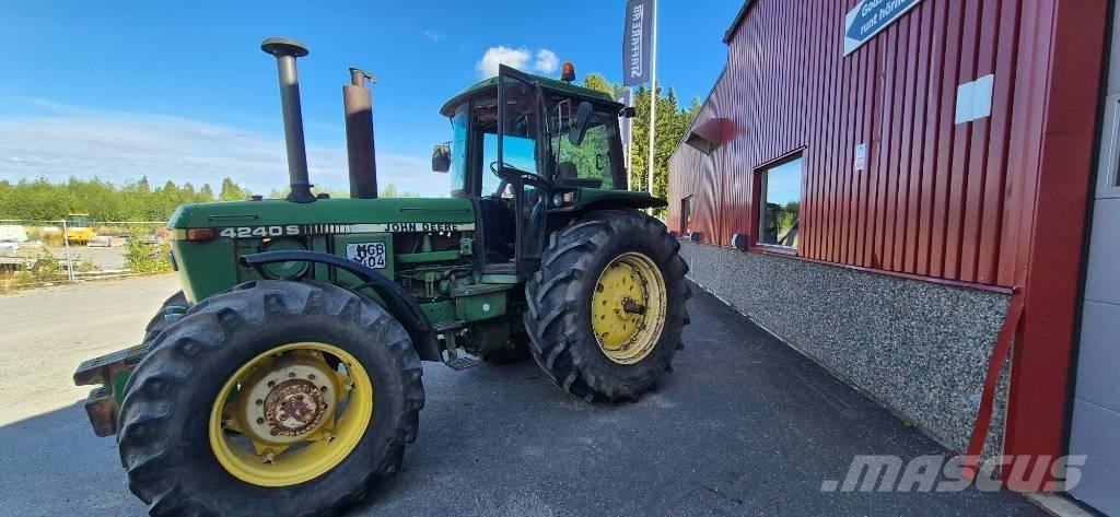 John Deere 4240 S Trattori