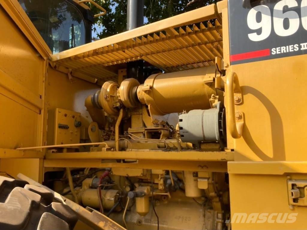 CAT 966 F II Pale gommate