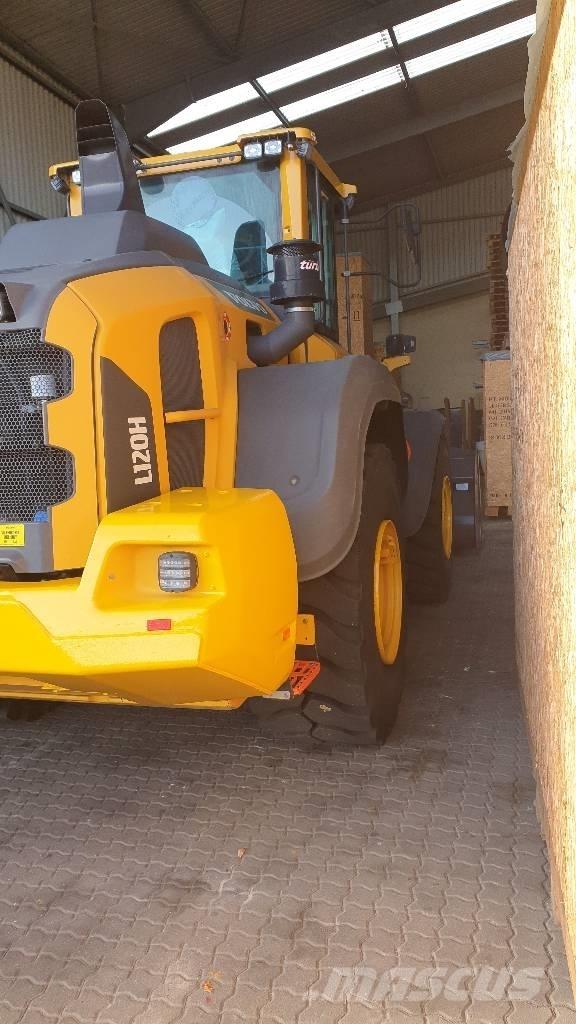 Volvo L 120 H Pale gommate