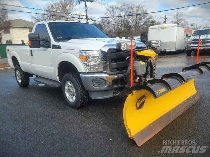 Ford F 250 FX4 Lame spazzaneve e aratri